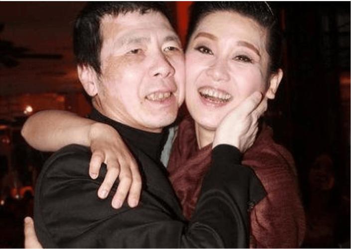 澳彩77749.cσm查询开奖和冯小刚养女高中毕业与冯小刚收养的女儿